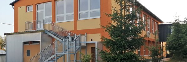 Nadstavba školskej jedálne, Lokca